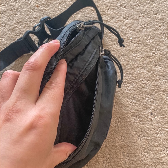 🚫SOLD on Mercari🚫 Patagonia Fanny Pack - Picture 2 of 4